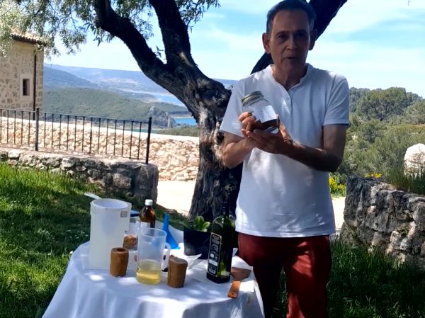 VIDEOCURSO  COSMÉTICA ECO DE CALÉNDULA "ACEITE DE CALÉNDULA"